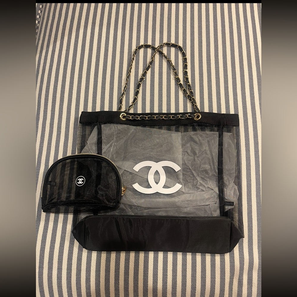 CHANEL Makeup Line Black Mesh Tote with Pouch - Picture 2 of 6